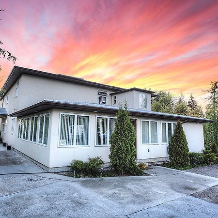 Villa Maria Country Inn Acheson Exterior photo