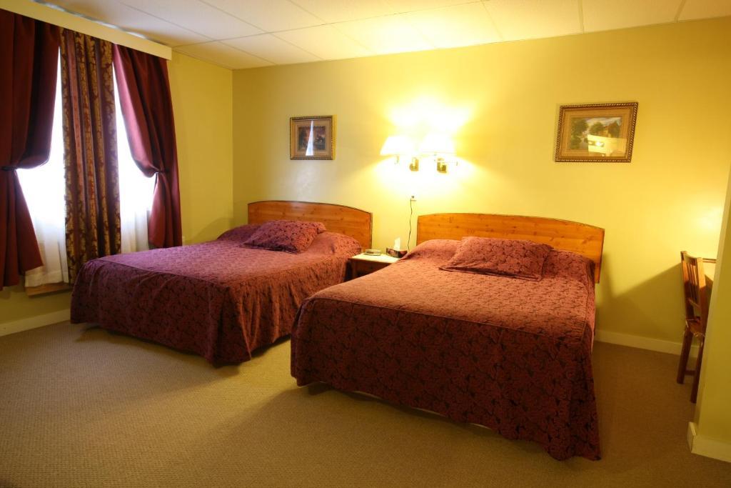 Villa Maria Country Inn Acheson Exterior photo