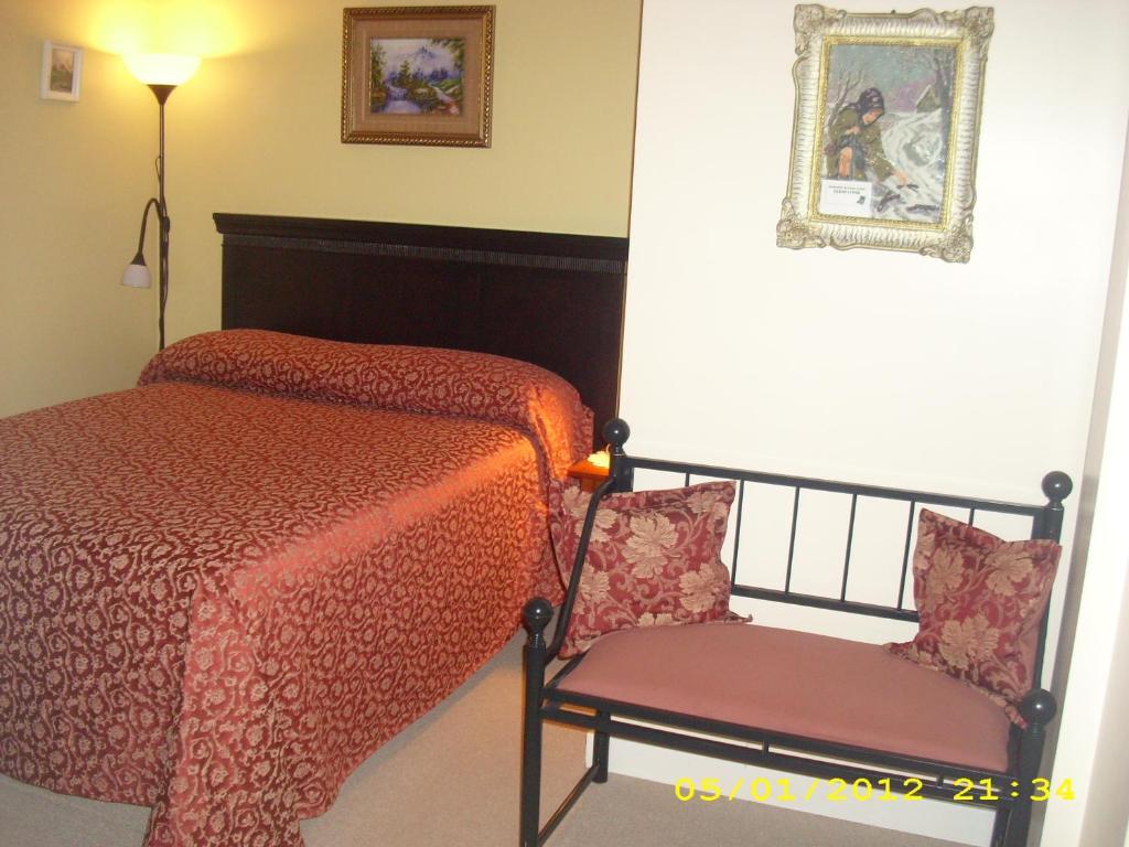 Villa Maria Country Inn Acheson Room photo