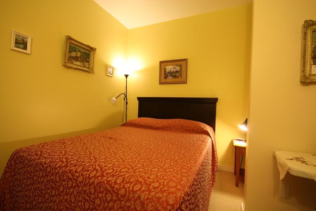 Villa Maria Country Inn Acheson Room photo