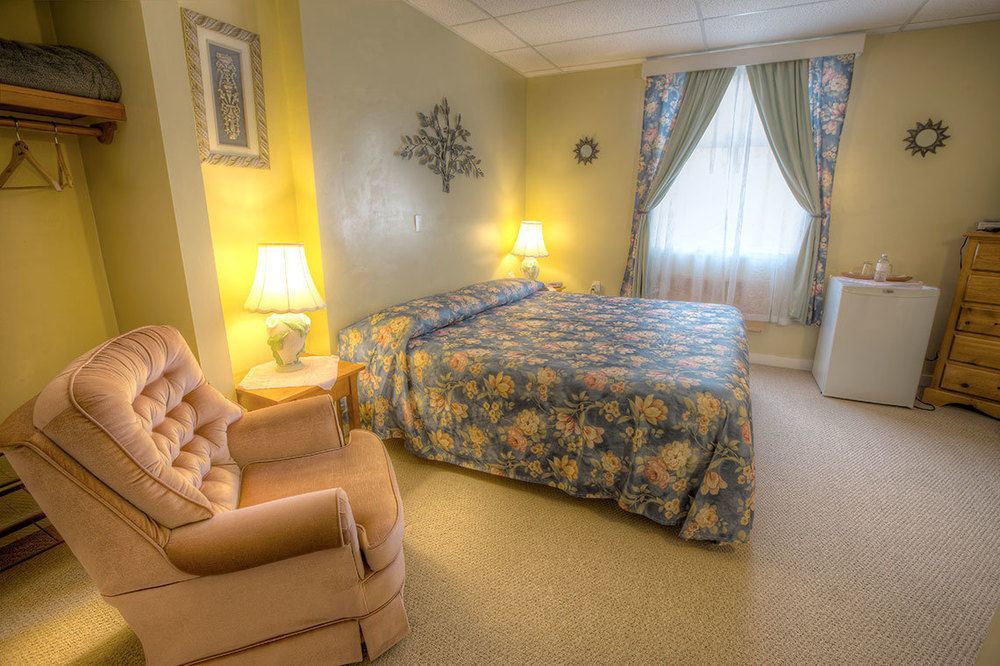 Villa Maria Country Inn Acheson Exterior photo