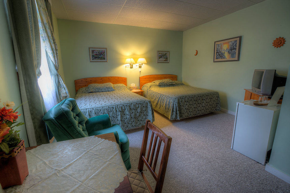 Villa Maria Country Inn Acheson Exterior photo